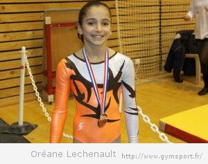 Oreane au coupes nationales de gymnastique à Bourges en 2011