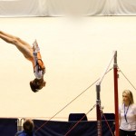 Gymnastique : double tendu sortie de barres made in Oréane